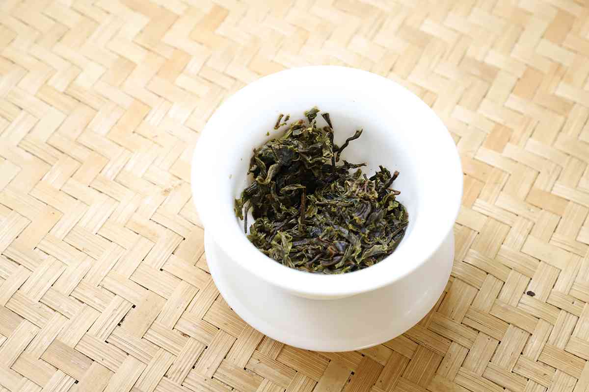 普洱茶的颜色：茶叶品种、制作工艺和保存方式的影响及如何辨别真假普洱茶？