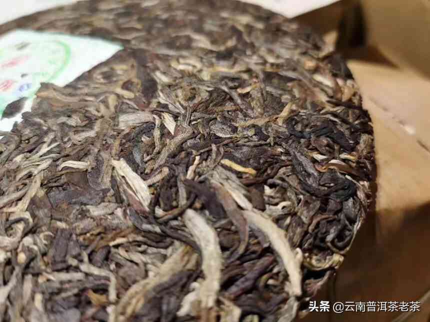 大益普洱茶主要采用云南大叶种晒青毛茶作为原料。