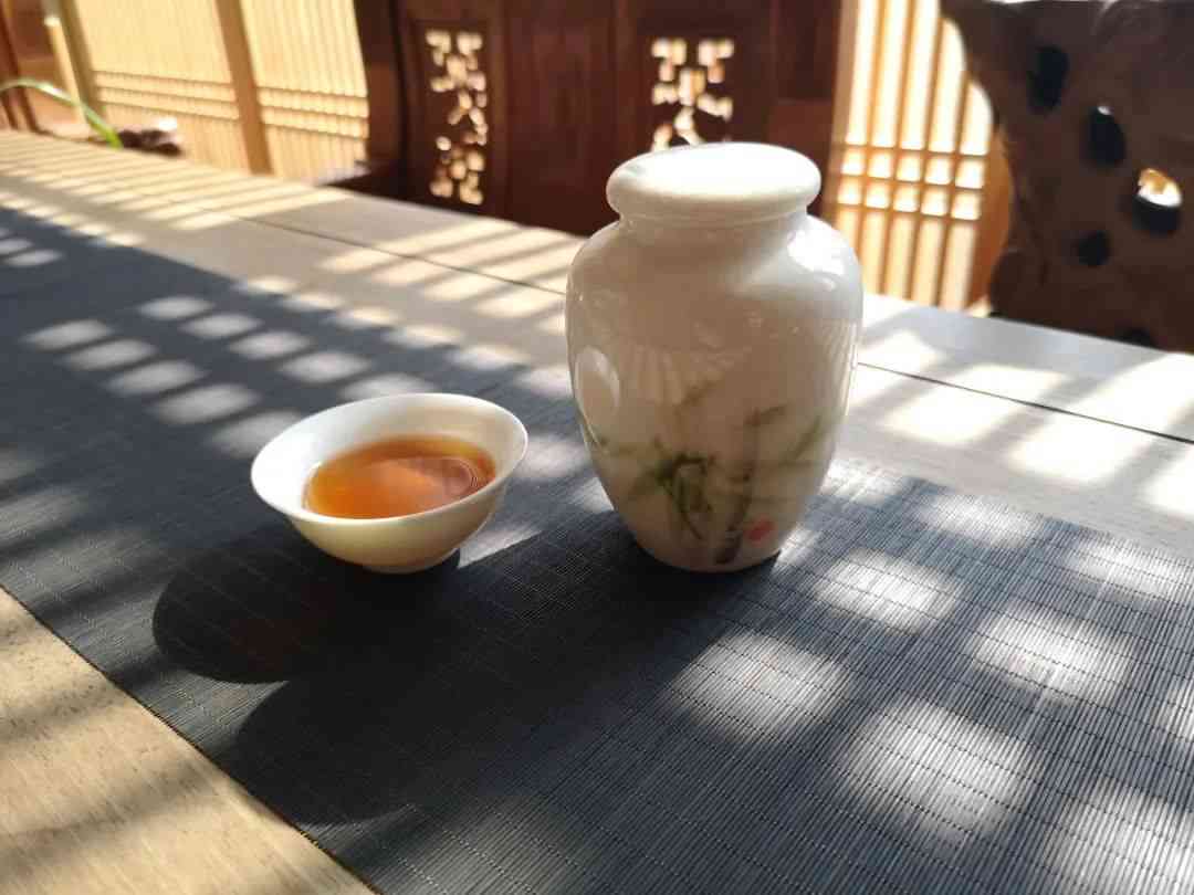 泡普洱茶：使用茶壶和碗的技巧与区别，让你泡出更好的茶