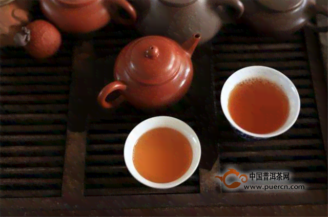 普洱茶冲泡之道：碗与紫砂壶哪种更胜一筹？