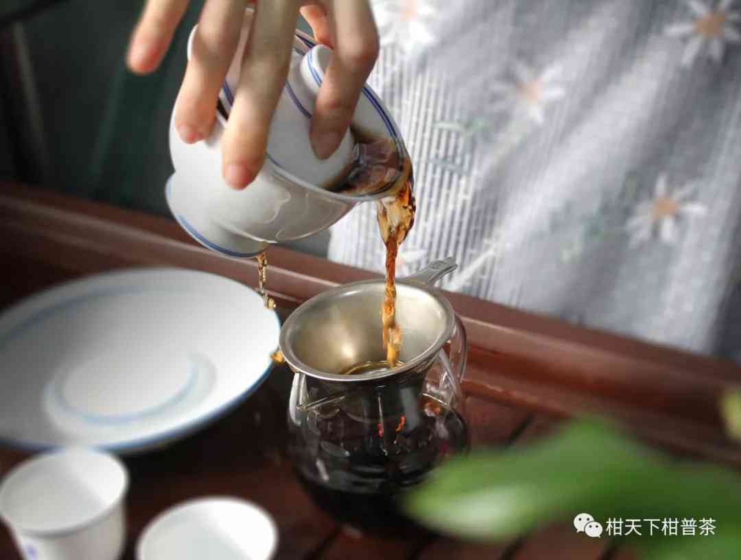 普洱茶的味道：浓淡适中还是浓？如何品味普洱茶的风味？