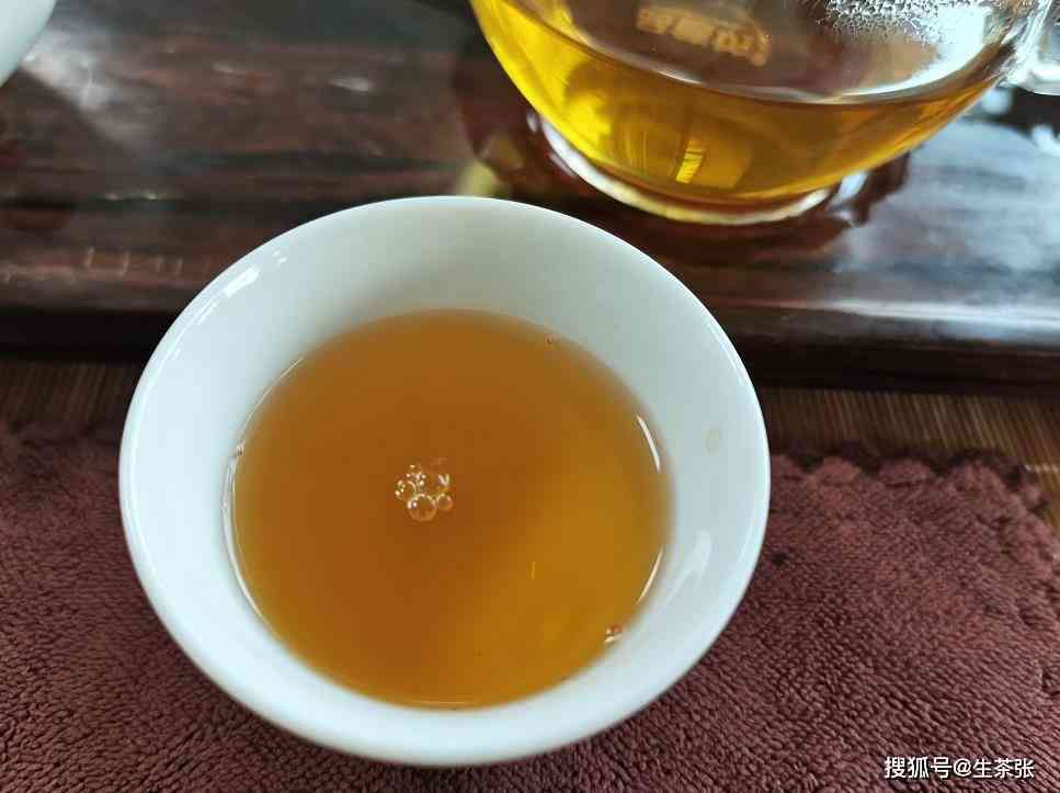 普洱茶小堆发酵过程中出现酸味：原因、影响及解决方法全解析