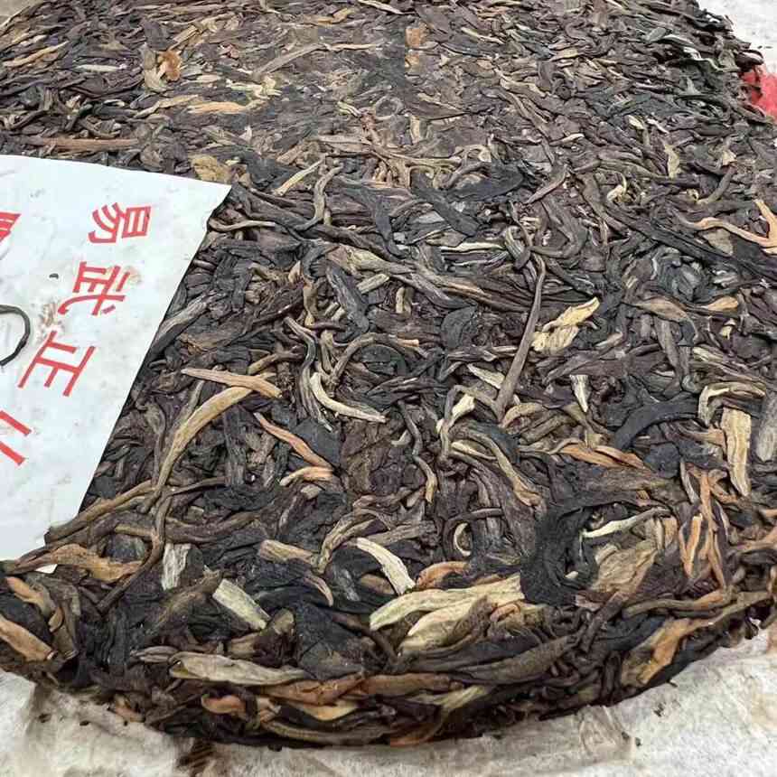 易武绿大树普洱茶3kg:价格，品质，口感及购买指南一应俱全