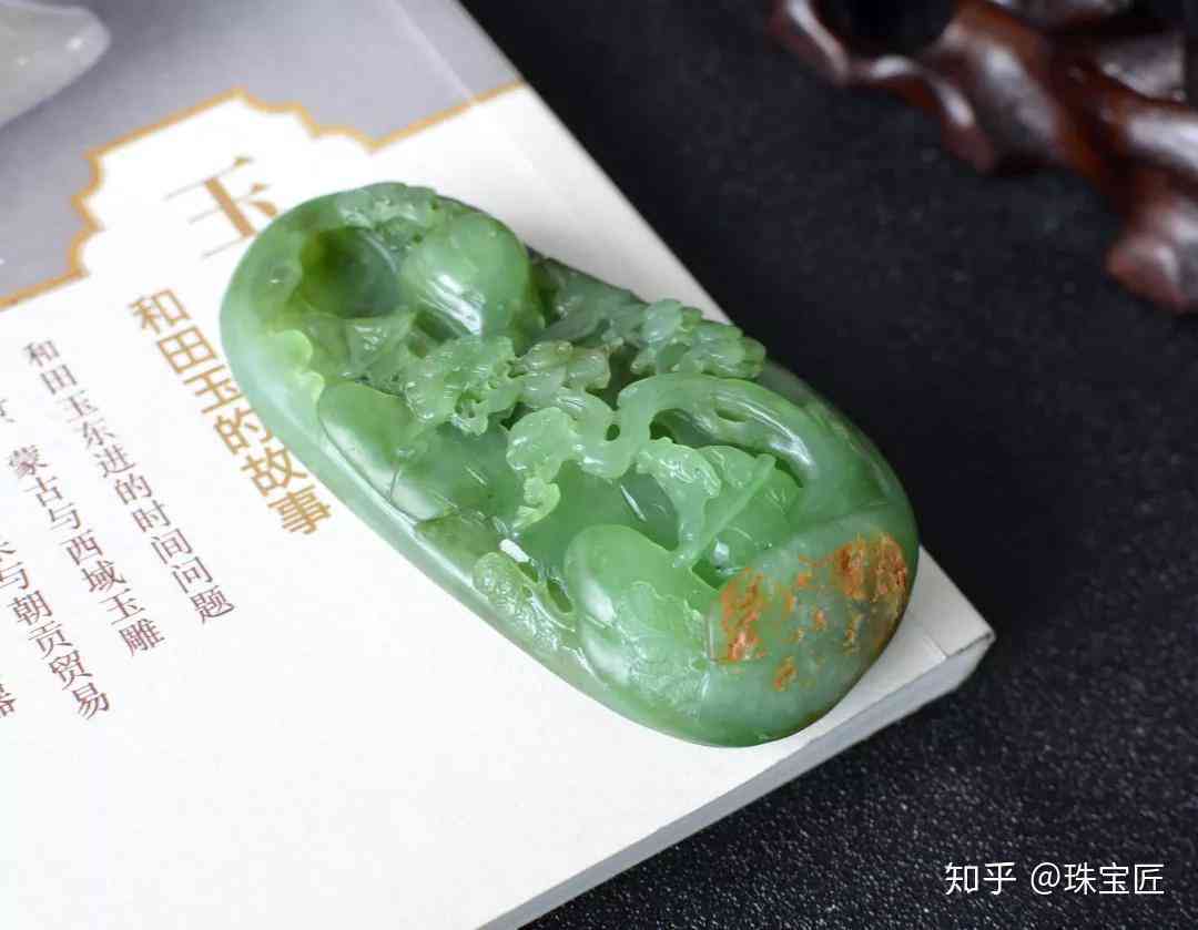 颜色偏青的和田玉价格贵吗？值钱吗？