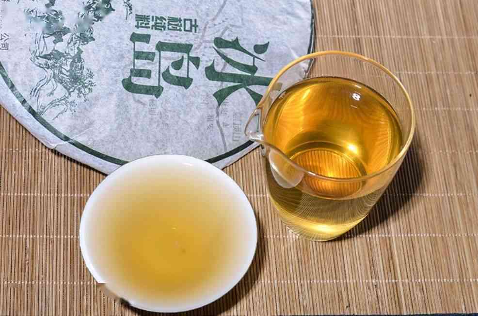 12年冰岛茶饼价格分析：阿里批发与古树普洱茶的差异