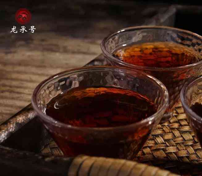 陈皮黄芪熟普洱茶泡水：一款养生功效与美味并存的饮品