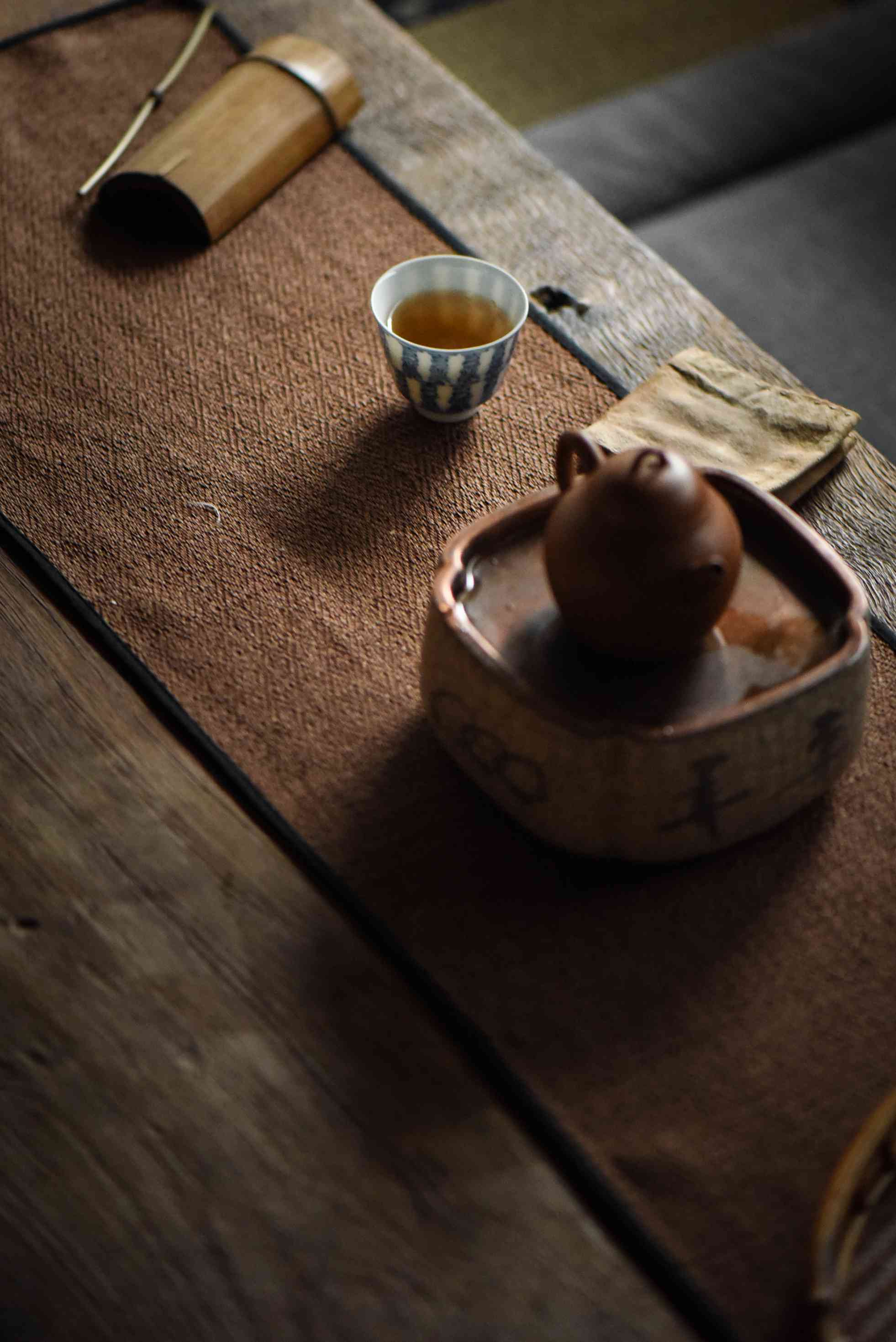 普洱茶与花茶：对比分析，找出哪种更适合女性长期饮用