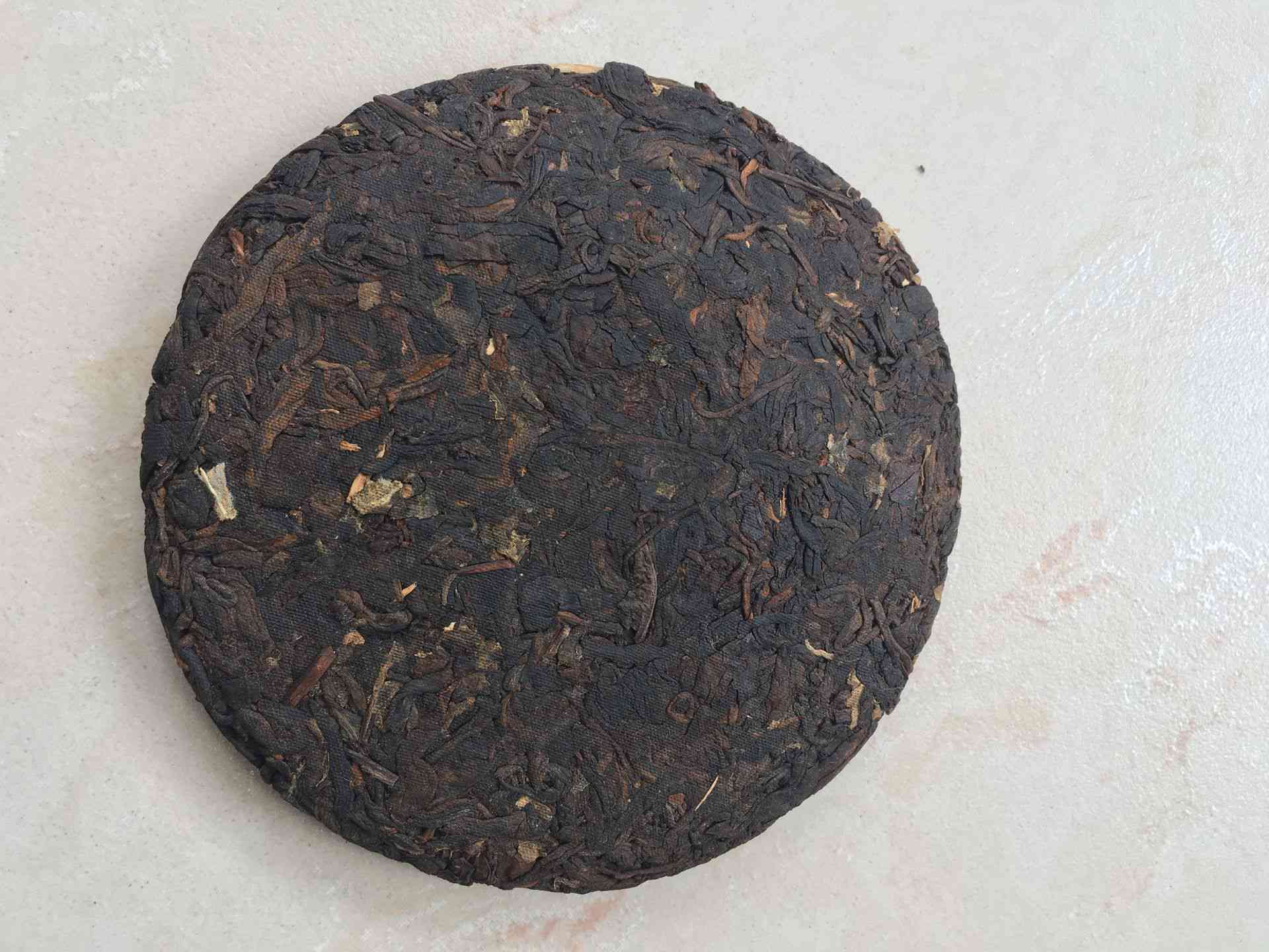 100元右的熟普洱茶饼