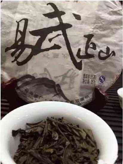 云南勐海七子饼茶2002大益，滋味浓，回味悠长