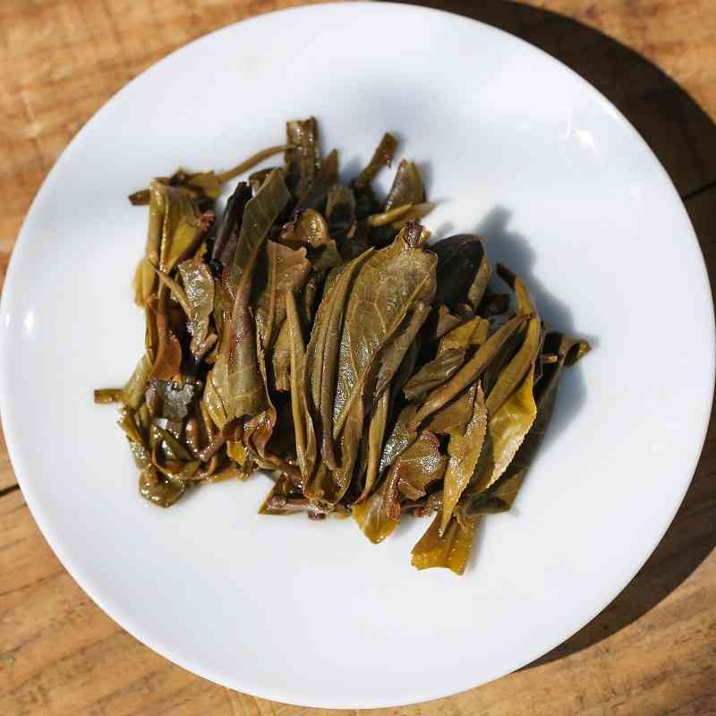 竹子纯正生茶饼200克：古树茶叶的醇厚口感与独特风味