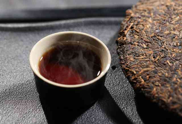 关于普洱茶饼尺寸的全面解析：250克普洱茶饼的尺寸、品质与冲泡方法