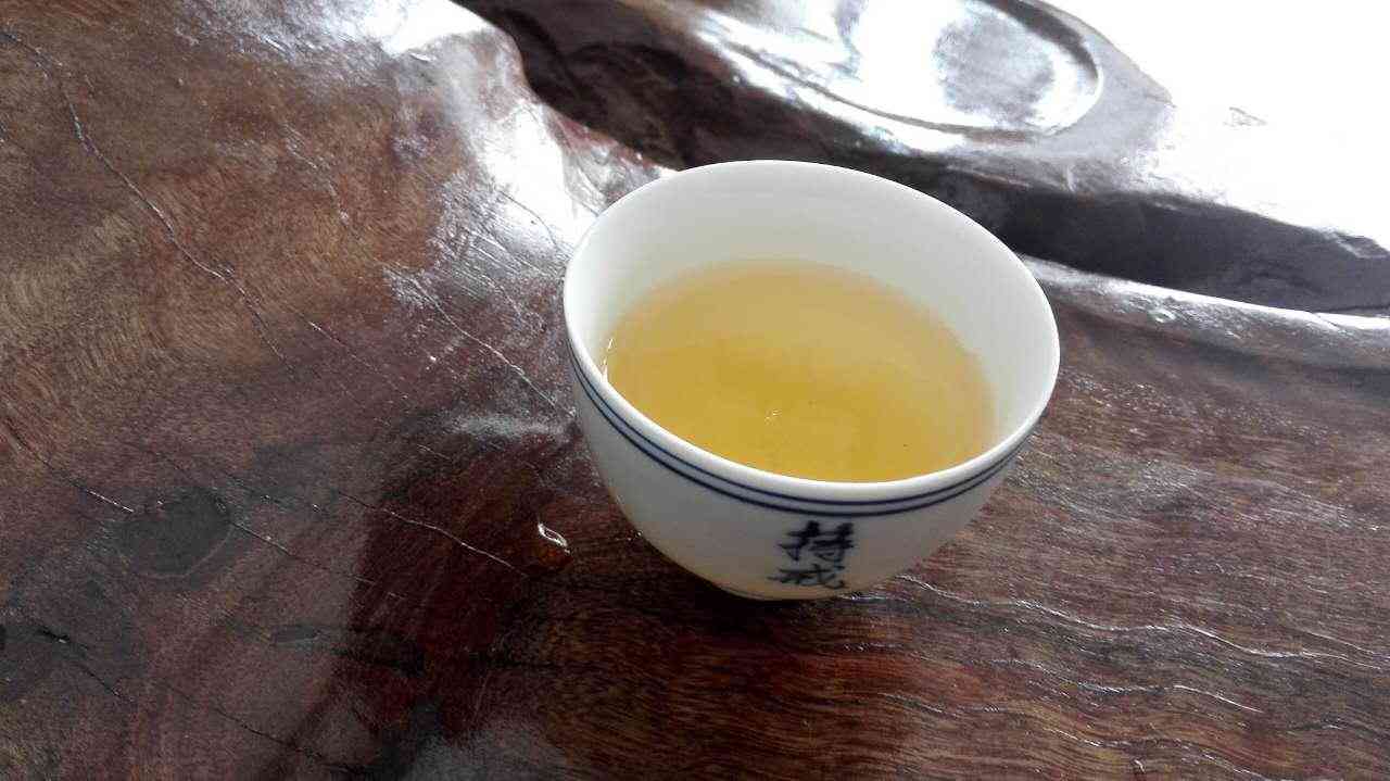 300右普洱茶怎么样：一饼300元算好吗，300克和3000克的价格是多少？