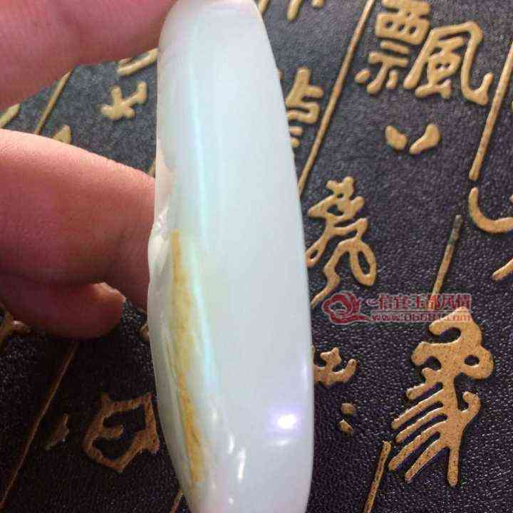 和田玉白皮籽料怎么盘好看