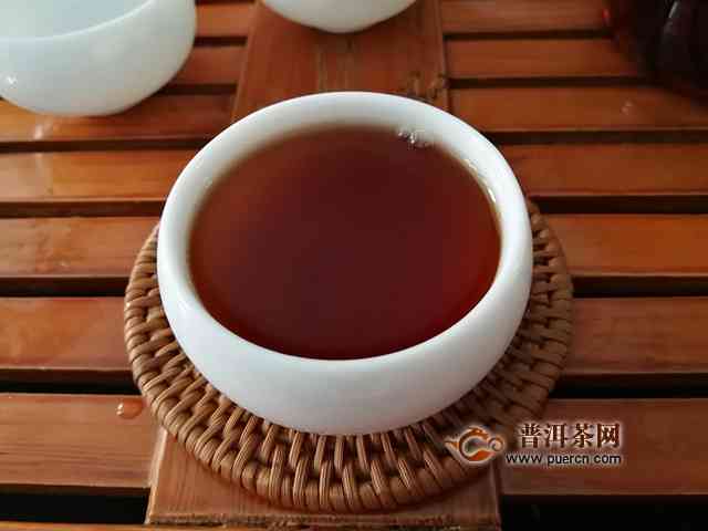 布朗金芽普洱茶熟茶：品种特点、制作工艺、口感品鉴及选购指南