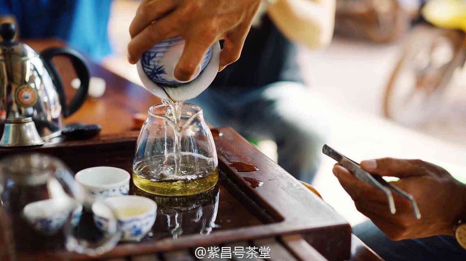 卖普洱茶的都说普洱茶好喝