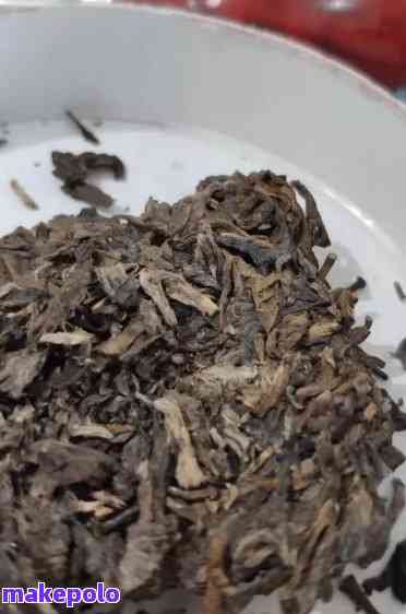 普洱茶饼碎末问题：普洱茶饼为何全是碎末？能喝吗？