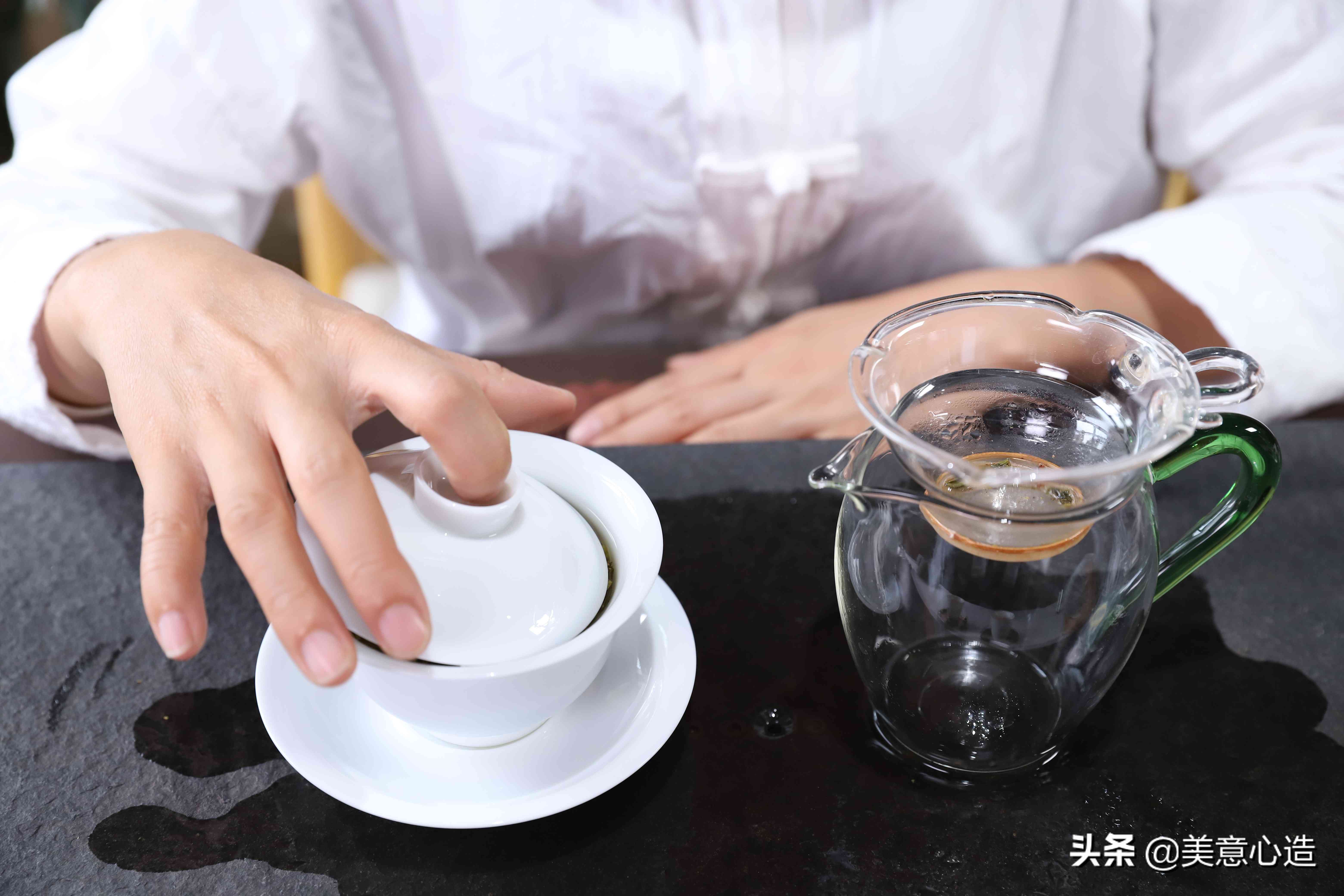 全面比较：六堡茶与普洱茶的历渊源、品种特点及品饮技巧