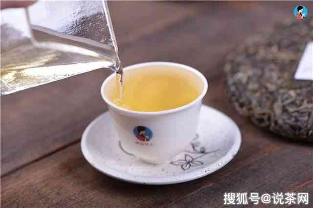 新老茶客为何偏爱绿茶？探讨其饮用惯与健益处