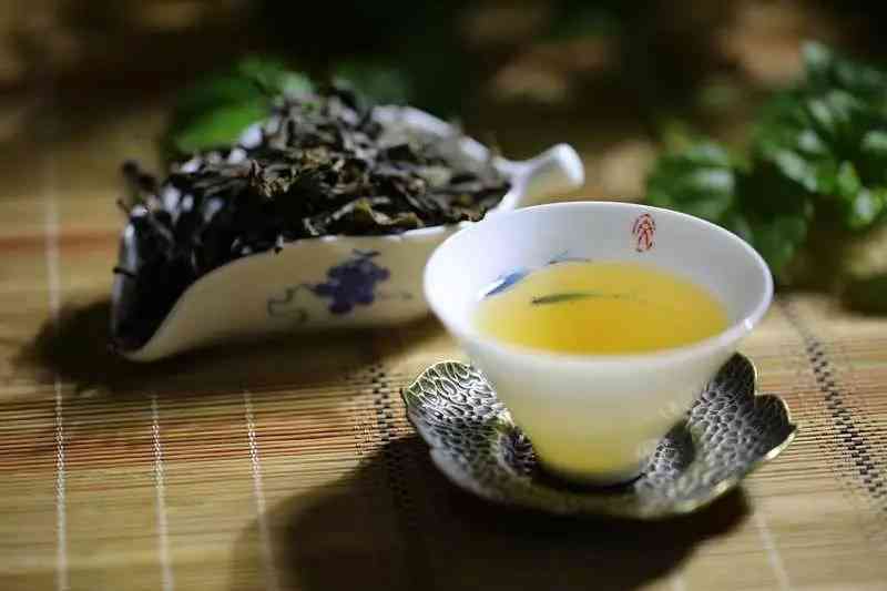 探究2018年普洱茶饼的颜色，了解其与普洱茶的关系和品质