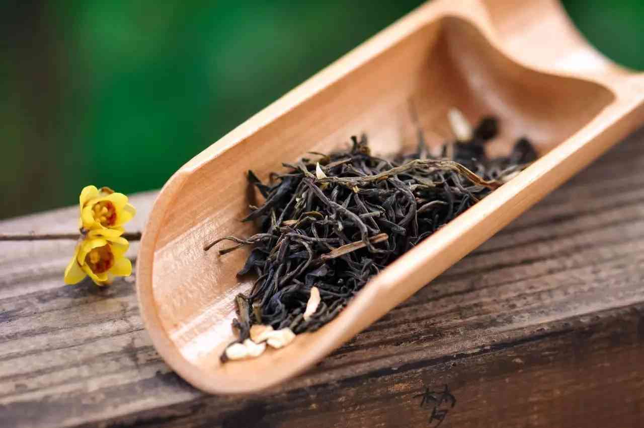 小青柑中的普洱茶：红茶、白茶还是绿茶？属于什么类型的茶叶？