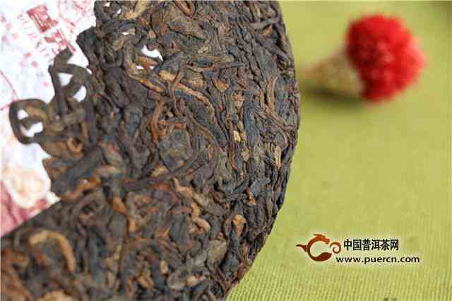 2017年新益号熟茶：云南古树普洱茶饼，精选茶叶，独特风味，精美礼盒装