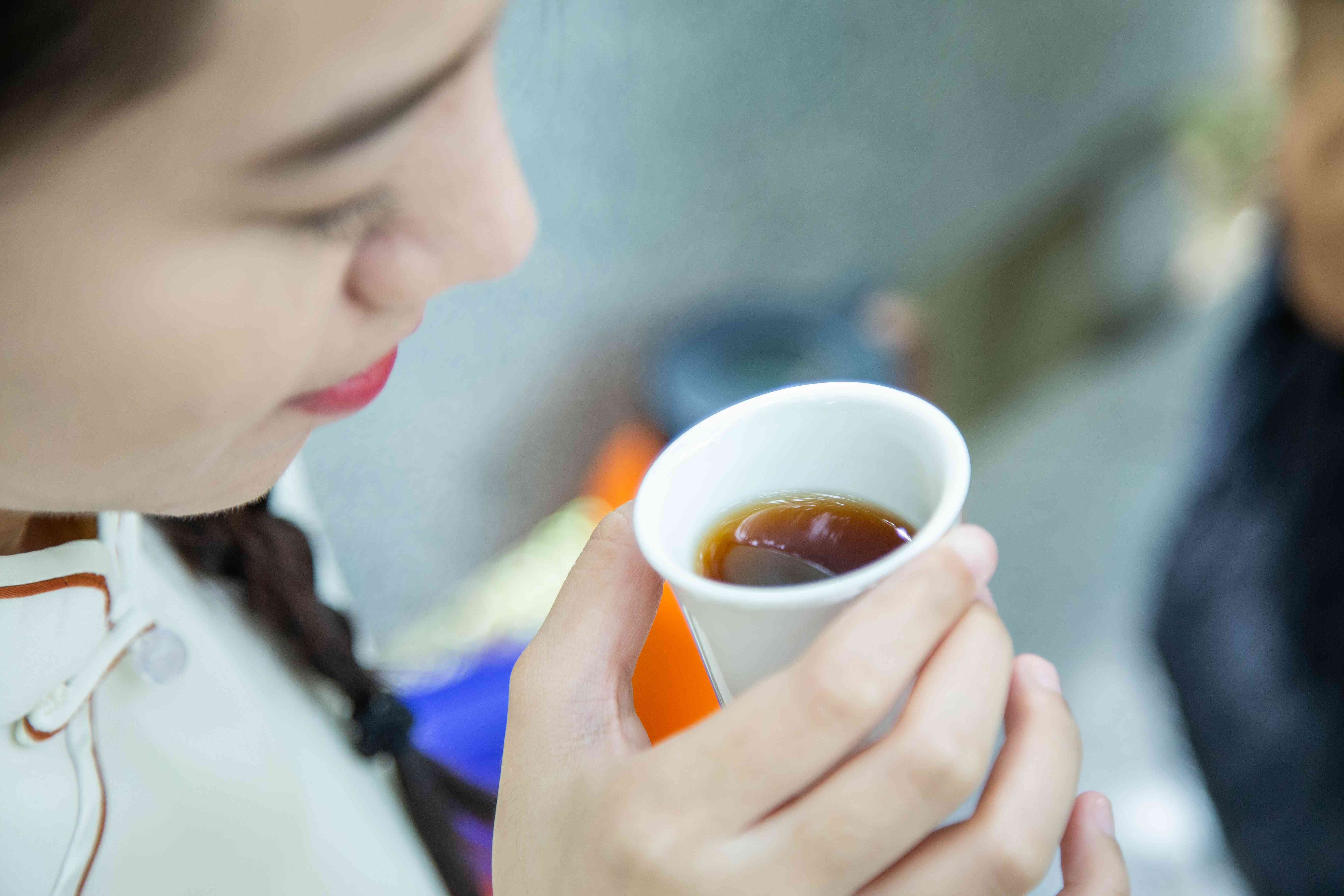 普洱茶生茶功效和作用禁忌：详细介绍其效果及注意事项