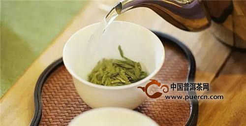 班章普洱茶生茶的特点与泡法：掌握正确方法，体验醇厚口感