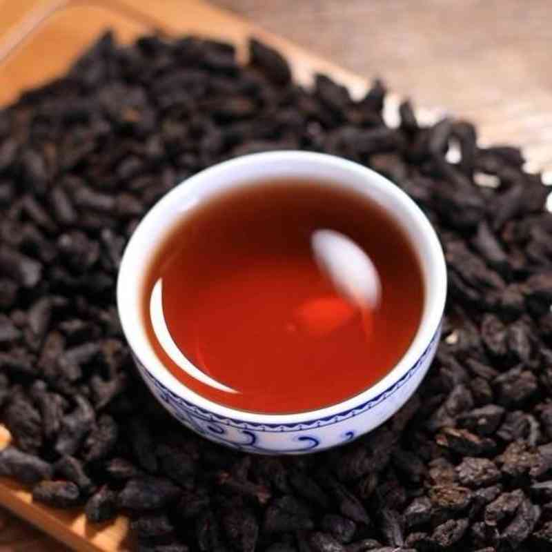 茶化石糯米香的普洱茶红色