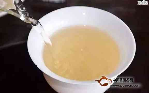 雨天后普洱茶的妥善处理：怎样挽救淋湿的茶叶？