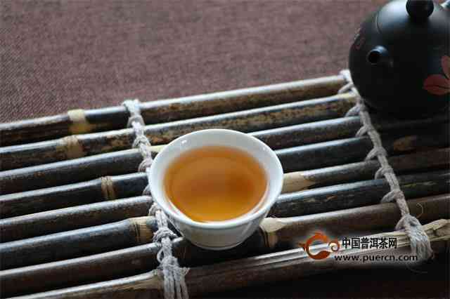 全面品鉴经典无量普洱生茶：选购指南、口感特点与泡茶方法详解