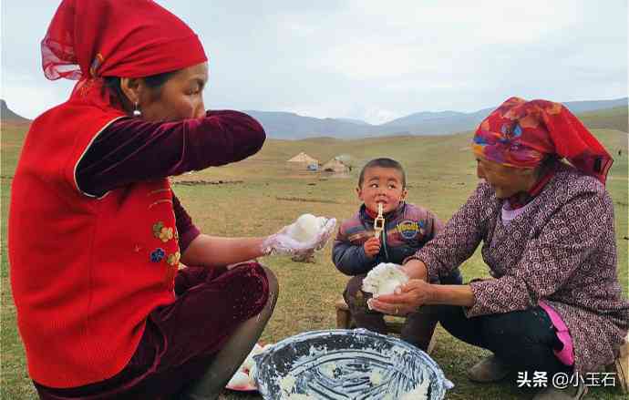 新疆喀什地区乌恰县的翡翠和奇石资源丰富，当地玉石价格是多少？