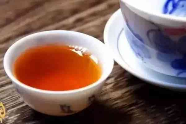 普洱茶：究竟是热喝还是冷饮？哪个更好？