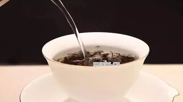 探索普洱茶的魅力：品味荷香的独特口感与香气