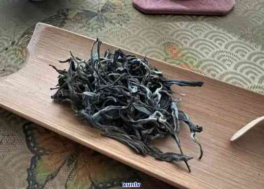 白岩山茶叶种类与价格一览：从普洱茶到白茶，你不可错过的茶品推荐