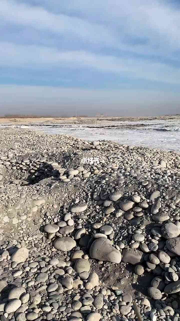 新疆和田玉原石场：乌鲁木齐、翡翠、玉石的宝藏之地