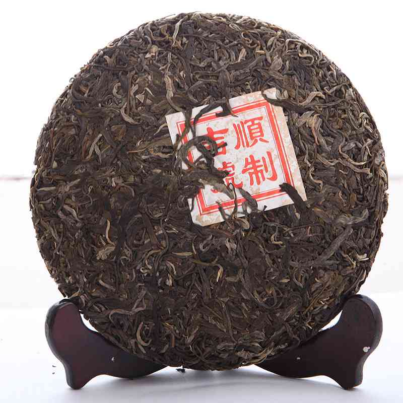 吉顺号老班章12年普洱茶熟饼价格及班章金芽普洱茶信息