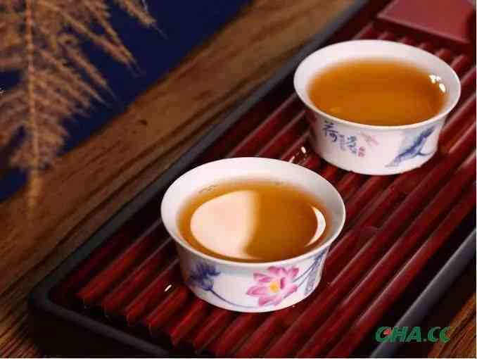 为什么喝了普洱茶会饿得发慌？普洱茶的什么成分导致这种反应？