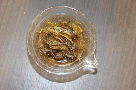 普洱茶生茶五年后冲泡的茶底