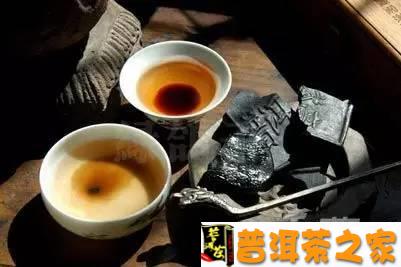 普洱茶膏是散茶吗？为什么？同时，普洱茶膏是熟茶还是生茶？请简要解释。