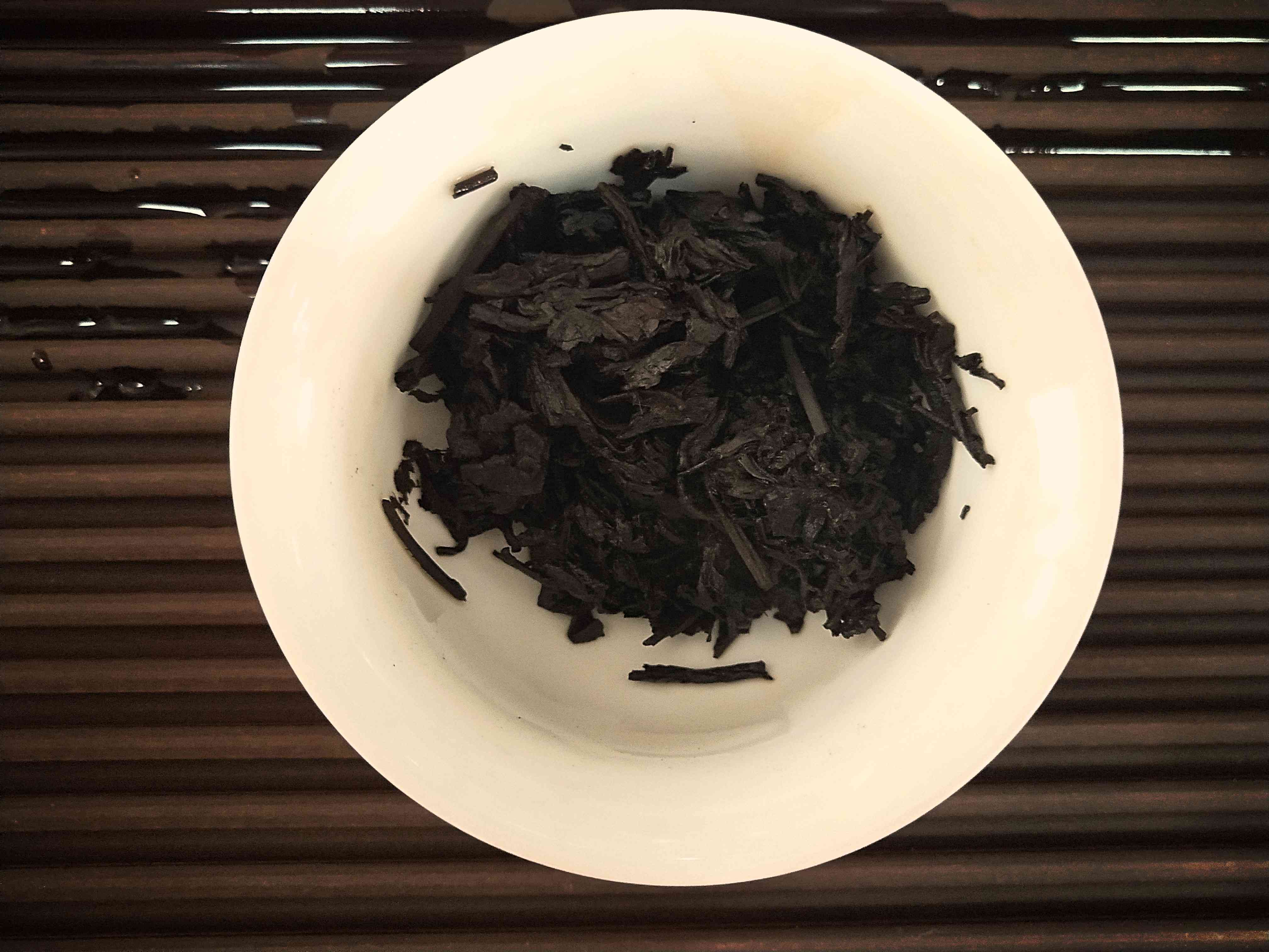 十年普洱茶多少钱：一饼、一斤、饼值、以上、熟普洱茶多少钱