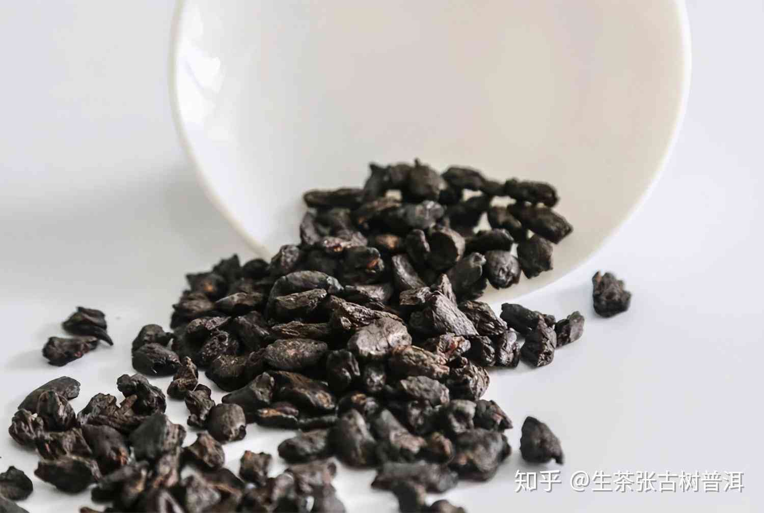 '碎银子与普洱茶的区别：哪个更好？'