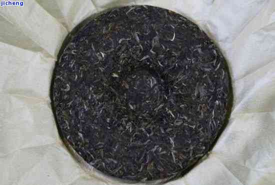 五彩雀普洱茶2008:一款精选茶叶，年份与颜色兼具，品味非凡的茶艺体验