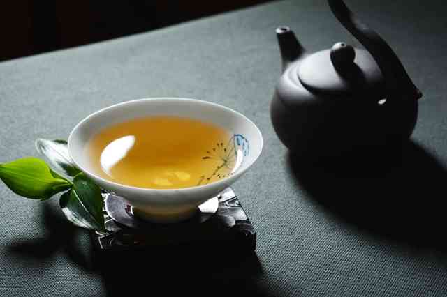 '胆结石喝普洱茶：生茶好还是熟茶好？'