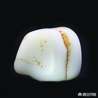 探究和田玉白色成分：羊脂白与脂白玉的区别