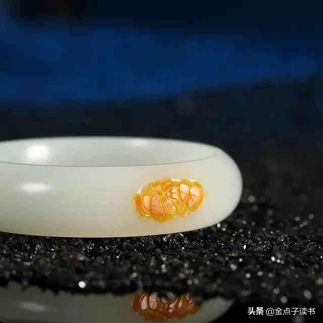 探索玉石保养秘诀：如何确保玉饰品越戴越润泽？