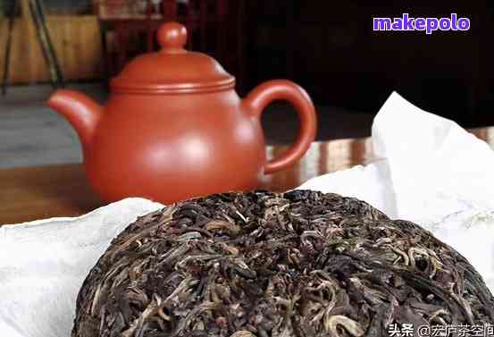 详细步骤：如何轻松打开普洱圆形茶饼，品味普洱茶的韵味