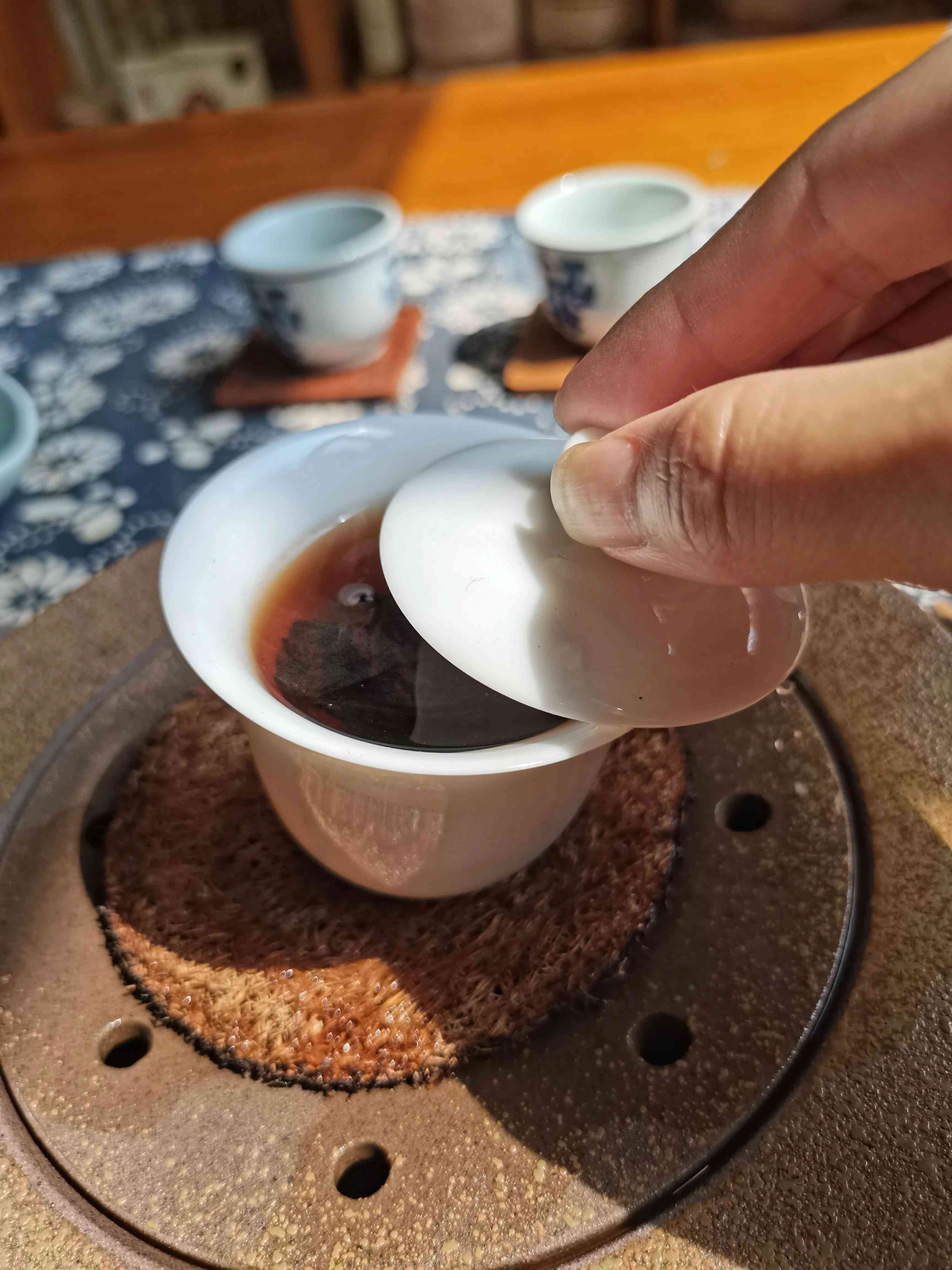 老茶普洱茶醒茶是什么意思：探讨普洱茶醒茶的含义与作用