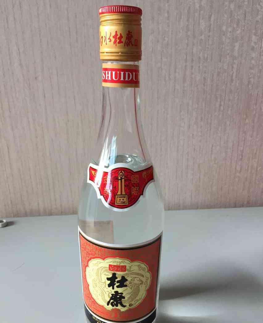 千里江山名酒价格解析：五粮液与酱香型白酒的品质与价位