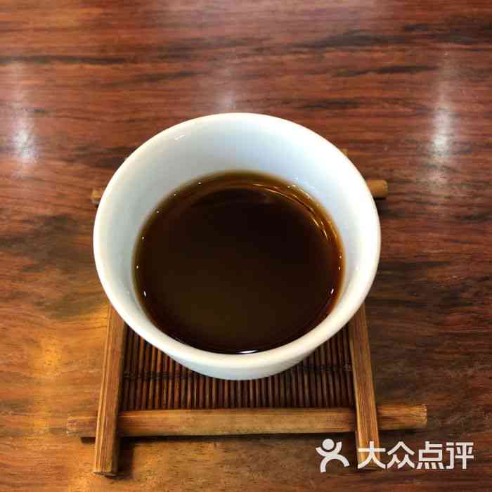 品质金莲古树普洱茶哪里选购？普洱市茶叶专卖店提供消费者选择