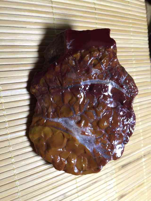 阿拉善彩玉那里的哪种色更好？